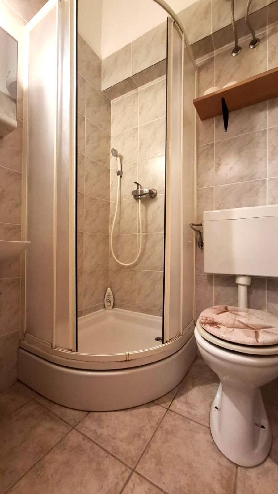 Apartman Karin Donji Karin Екстериор снимка