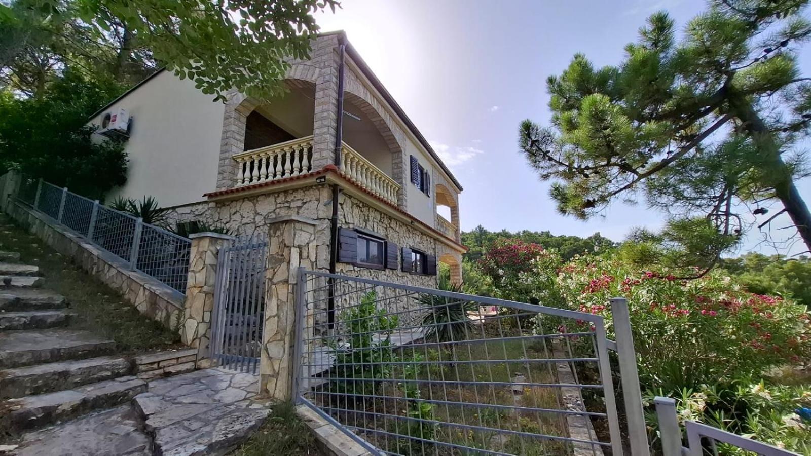 Apartman Karin Donji Karin Екстериор снимка